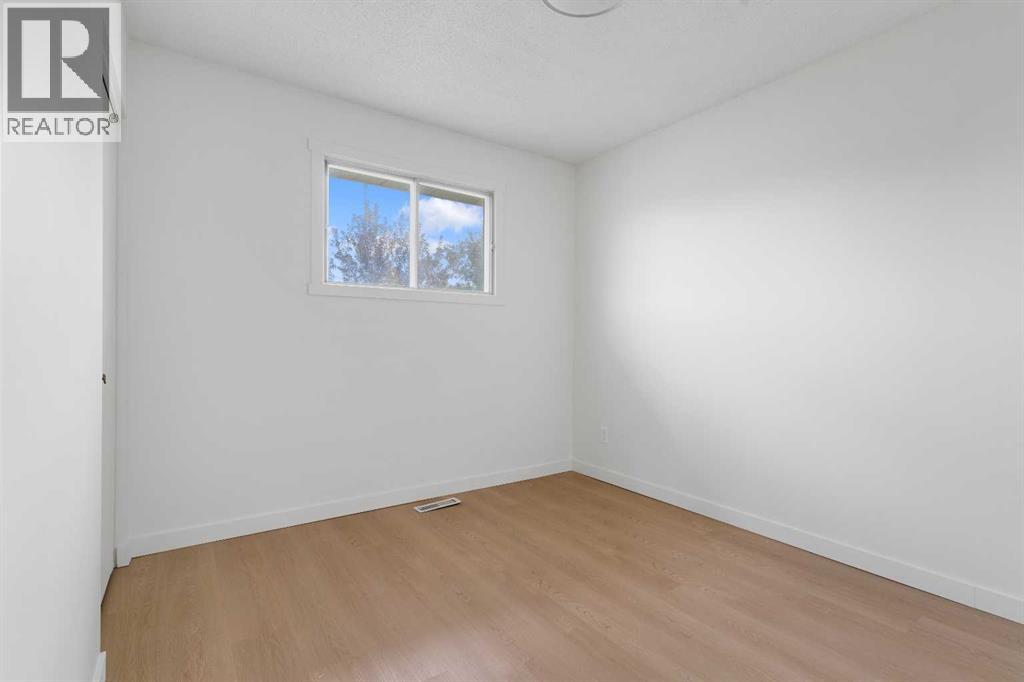 Photo 14 of 6637 Poplar Drive, Grande Prairie AB