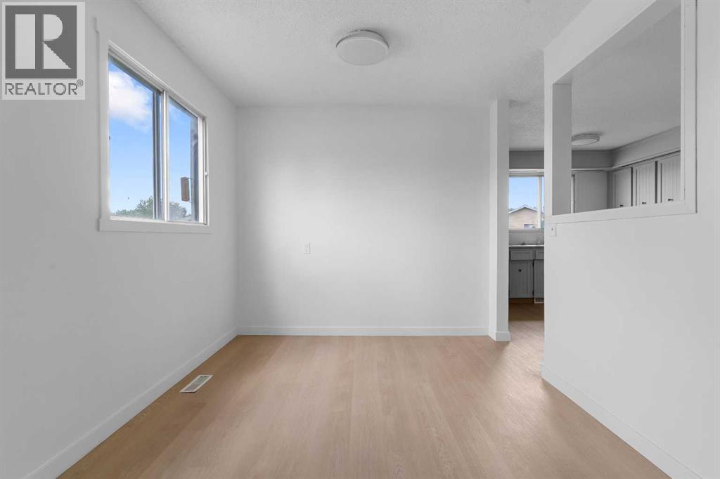 Photo 8 of 6637 Poplar Drive, Grande Prairie AB