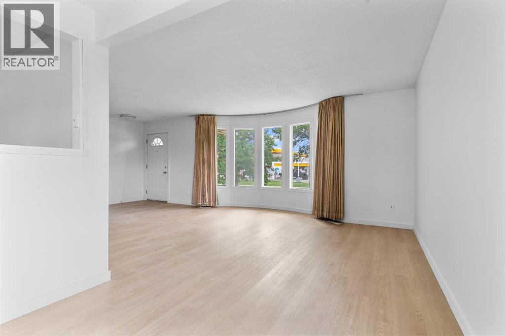 Photo 9 of 6637 Poplar Drive, Grande Prairie AB