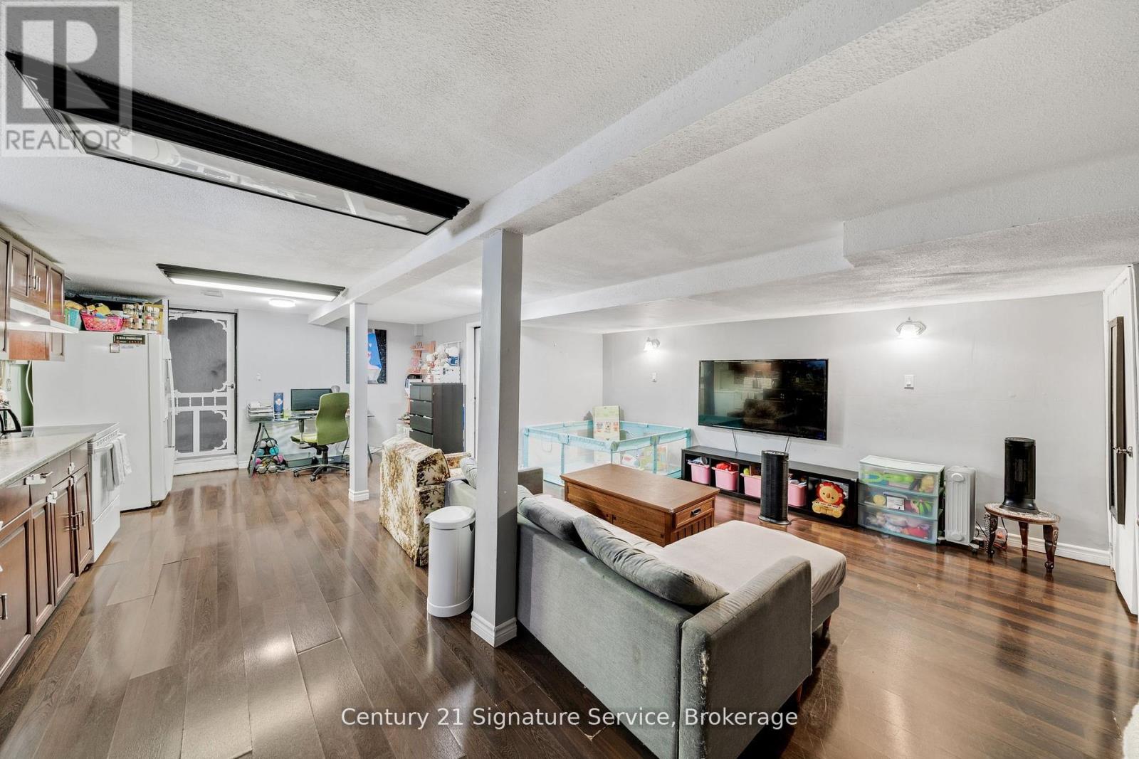 Photo 4 of Basement 144 Voltarie Crescent, Mississauga ON