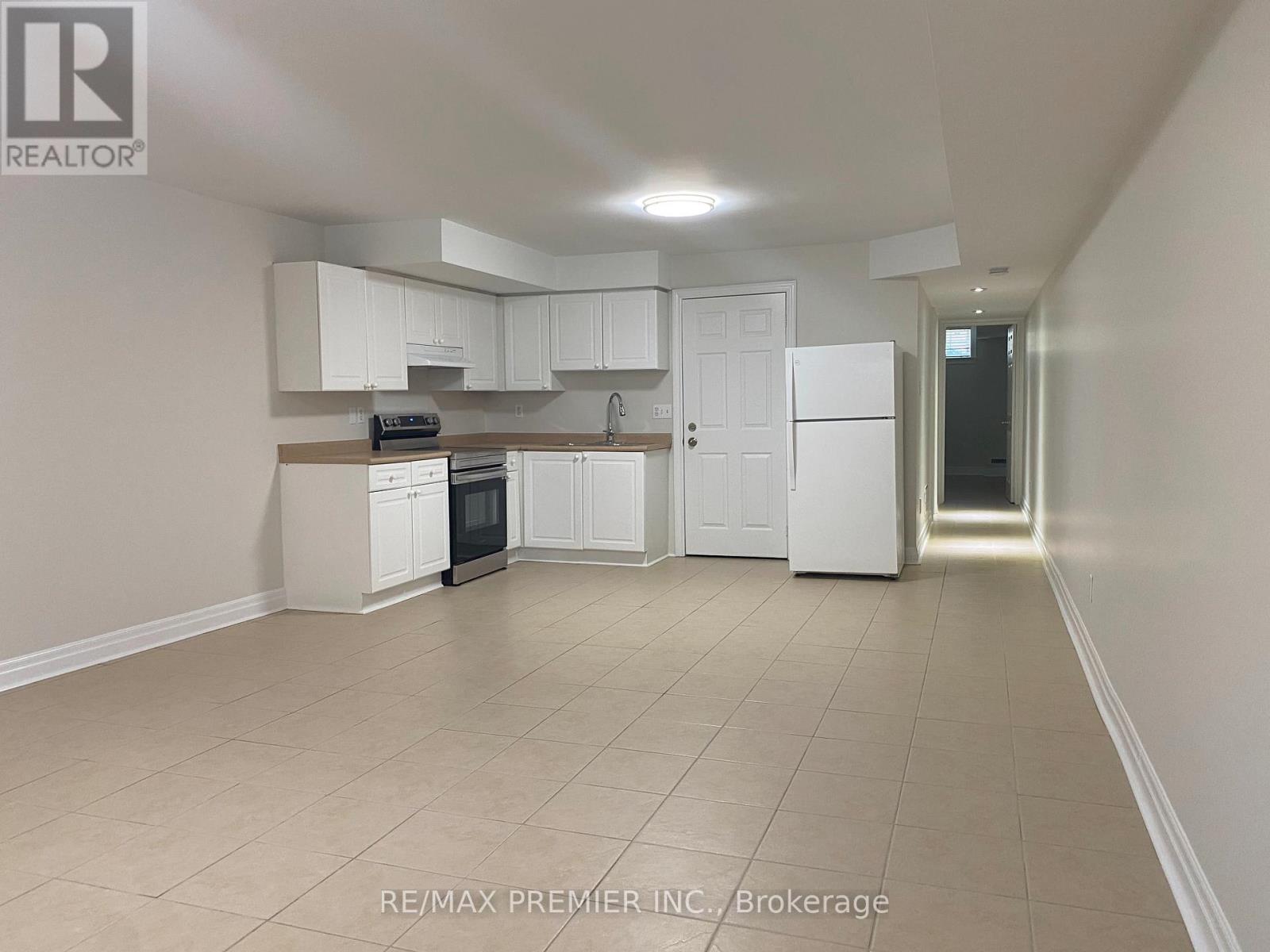 Photo 10 of Basement 34 Algarve Crescent, Toronto ON