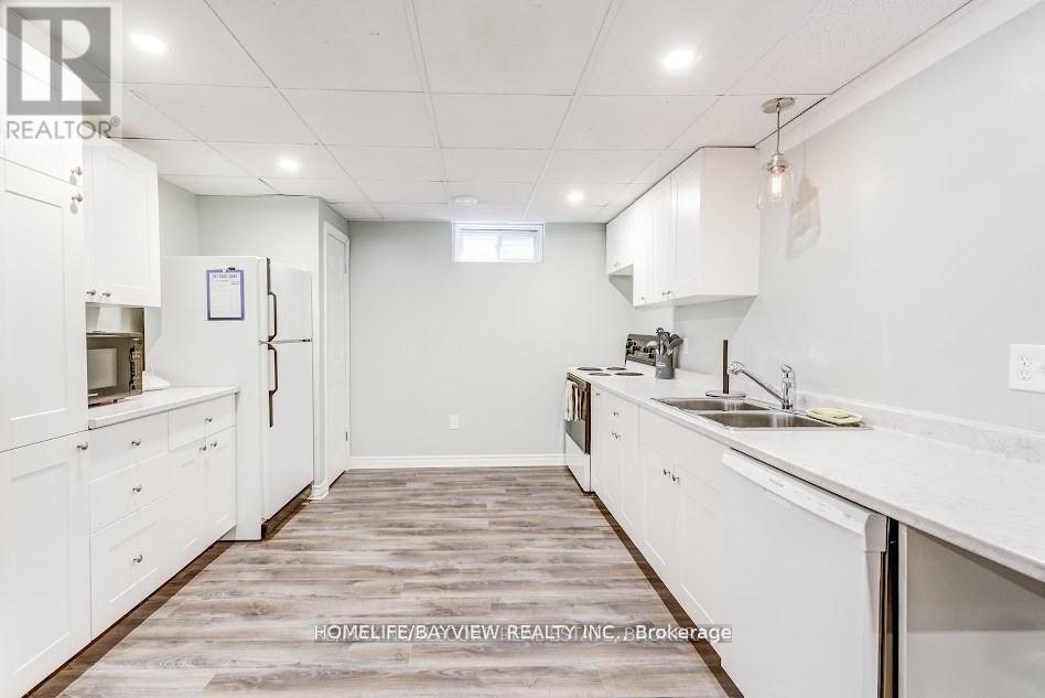 Photo 5 of 64 Rutledge Basement Avenue, Newmarket ON
