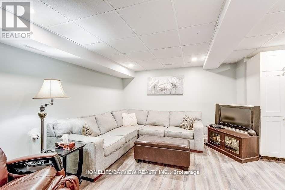 Photo 7 of 64 Rutledge Basement Avenue, Newmarket ON