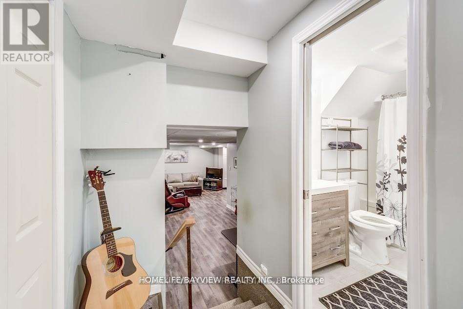 Photo 2 of 64 Rutledge Basement Avenue, Newmarket ON