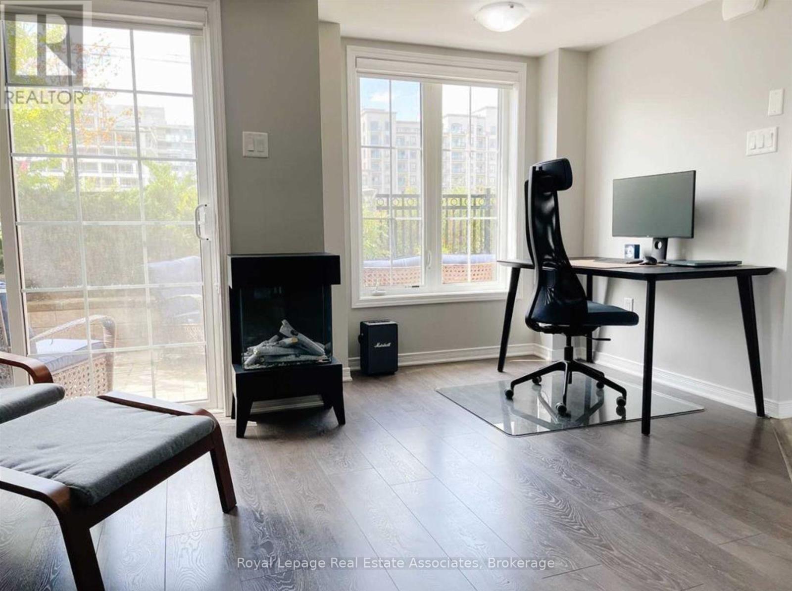 Photo 12 of 60 2441 Greenwich Drive, Oakville ON