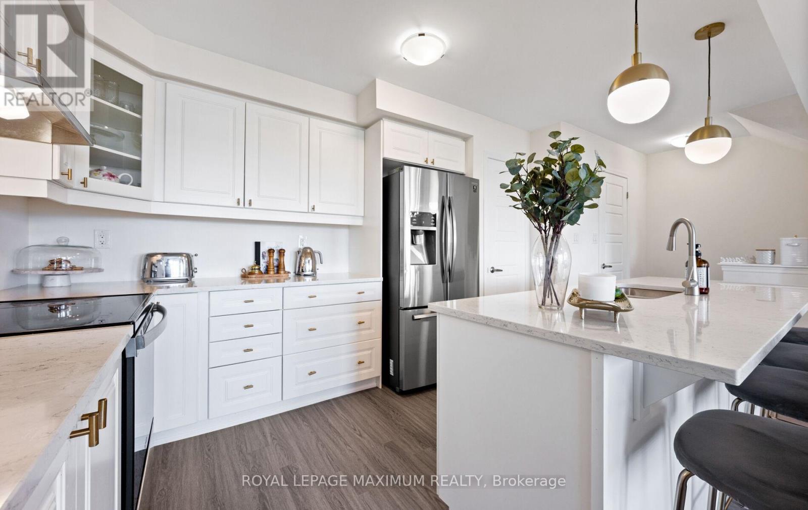 Photo 3 of 70 975 Whitlock Avenue, Milton ON