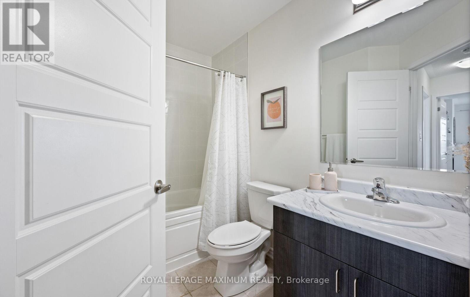 Photo 5 of 70 975 Whitlock Avenue, Milton ON
