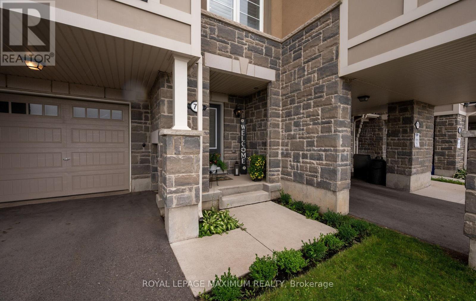 Photo 9 of 70 975 Whitlock Avenue, Milton ON