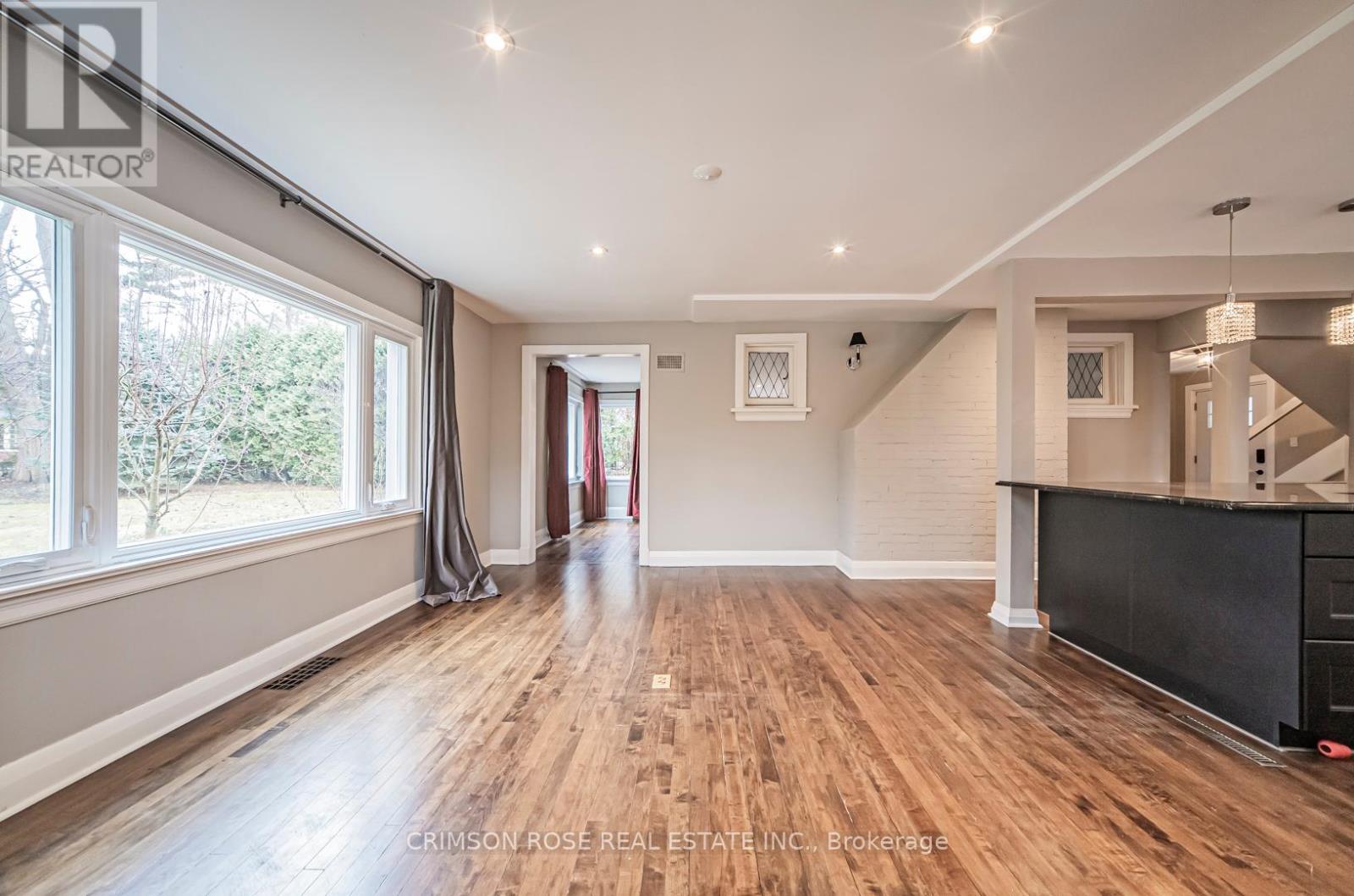 Photo 22 of 40 Birch Hill Lane, Oakville ON