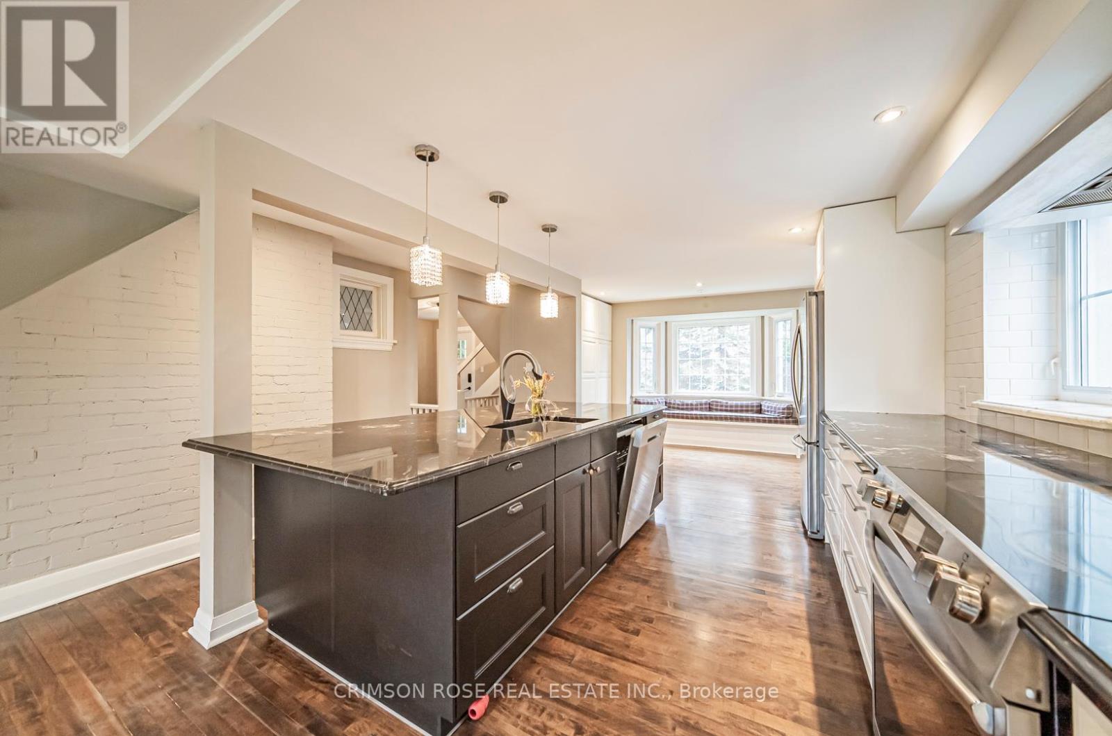 Photo 36 of 40 Birch Hill Lane, Oakville ON