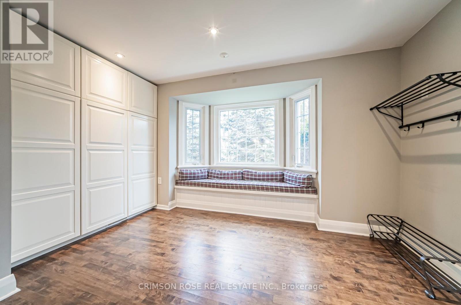 Photo 2 of 40 Birch Hill Lane, Oakville ON