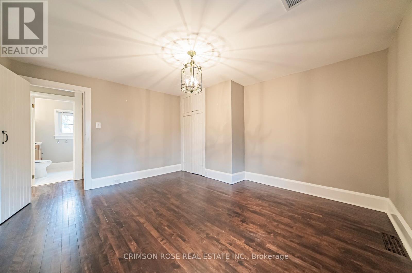 Photo 18 of 40 Birch Hill Lane, Oakville ON
