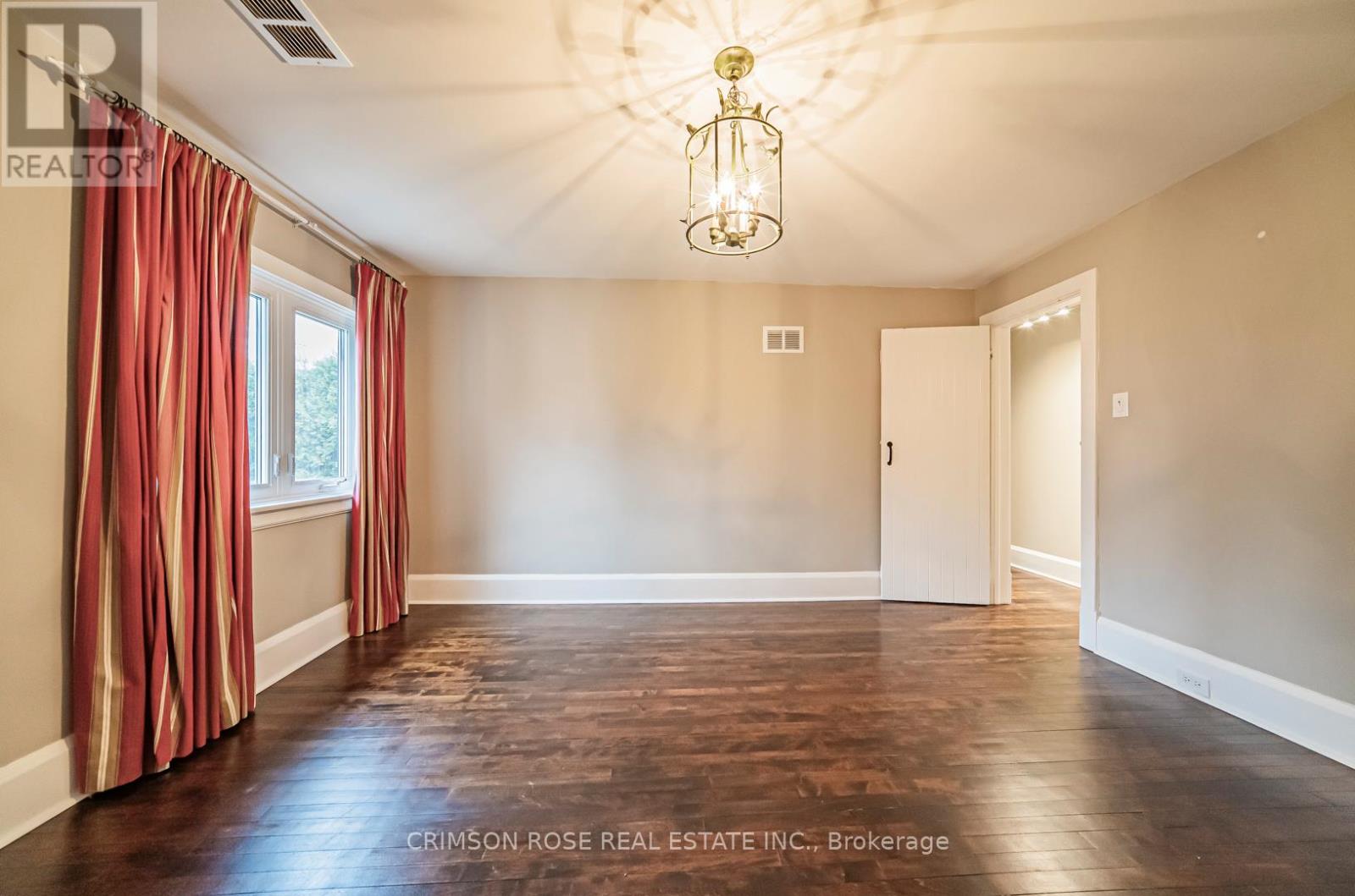 Photo 15 of 40 Birch Hill Lane, Oakville ON
