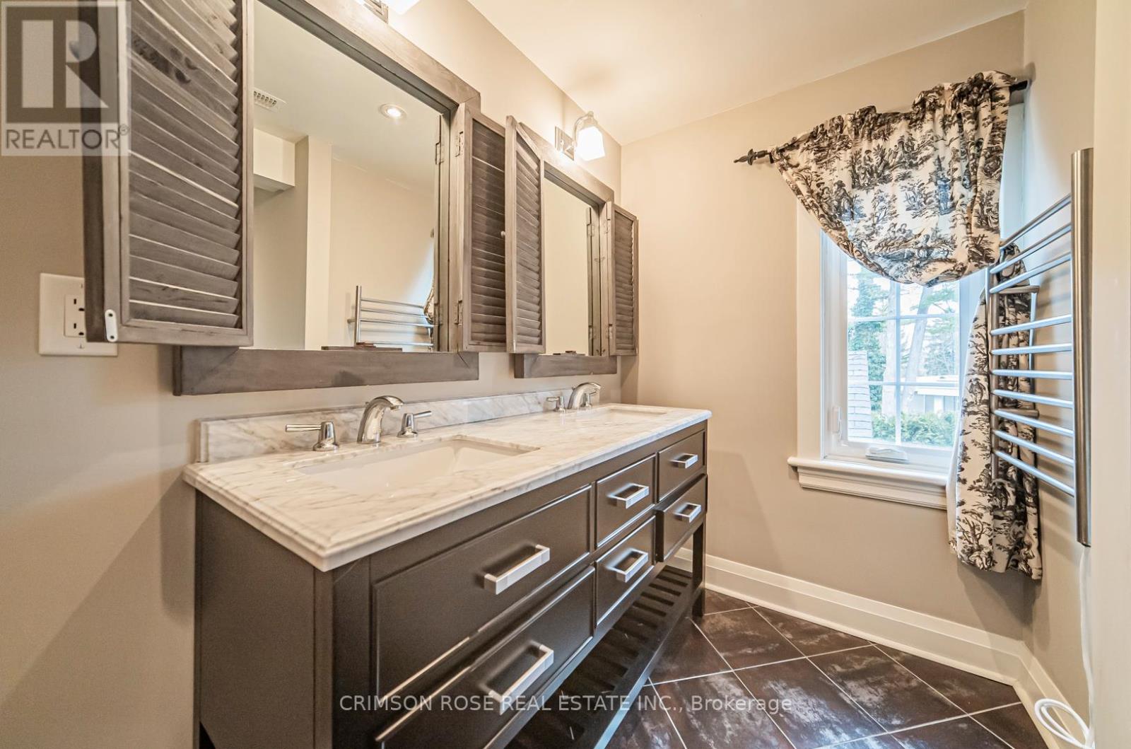 Photo 34 of 40 Birch Hill Lane, Oakville ON