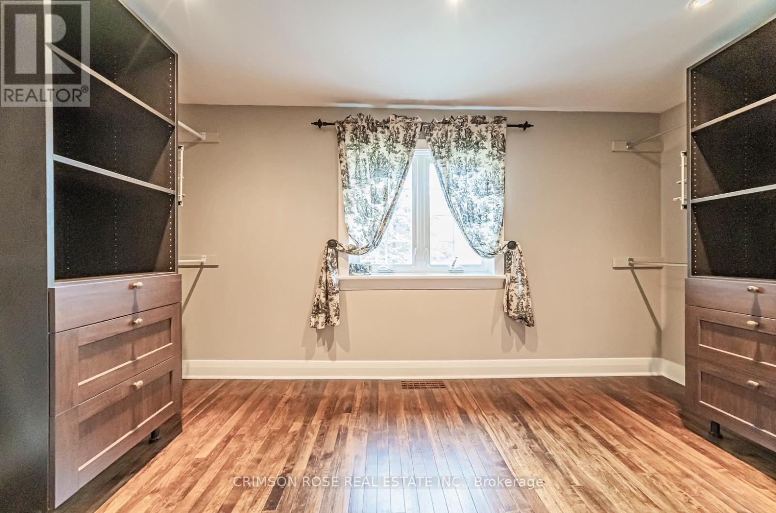Photo 24 of 40 Birch Hill Lane, Oakville ON