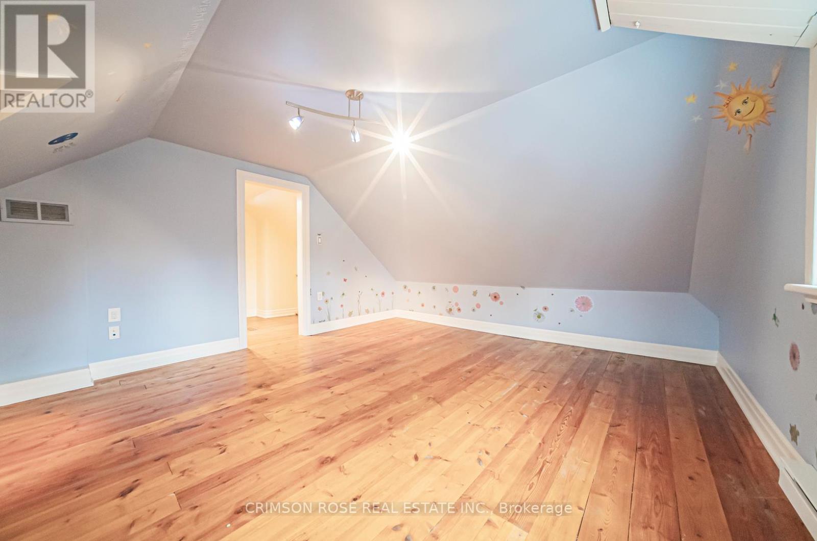 Photo 31 of 40 Birch Hill Lane, Oakville ON