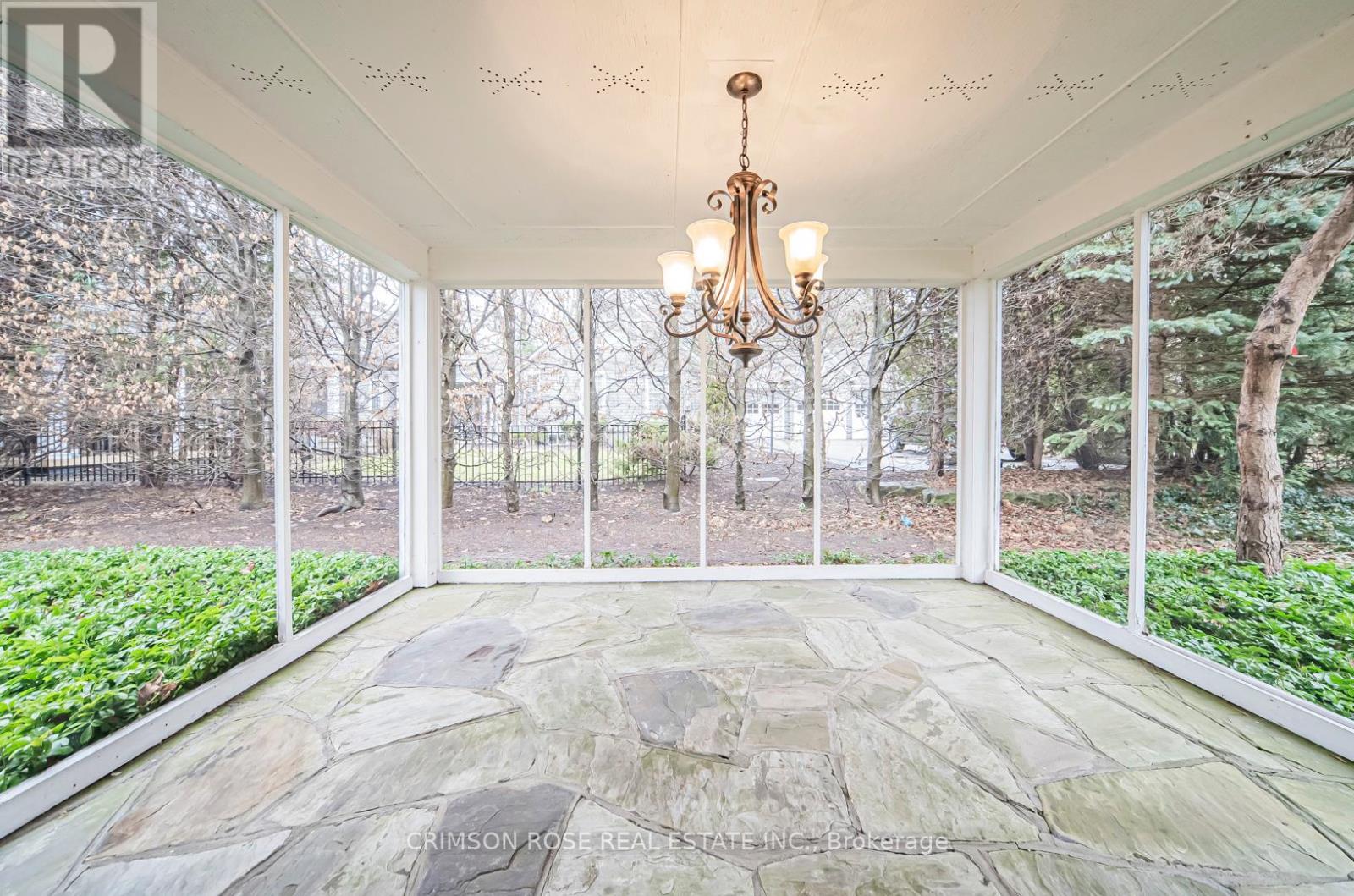 Photo 8 of 40 Birch Hill Lane, Oakville ON