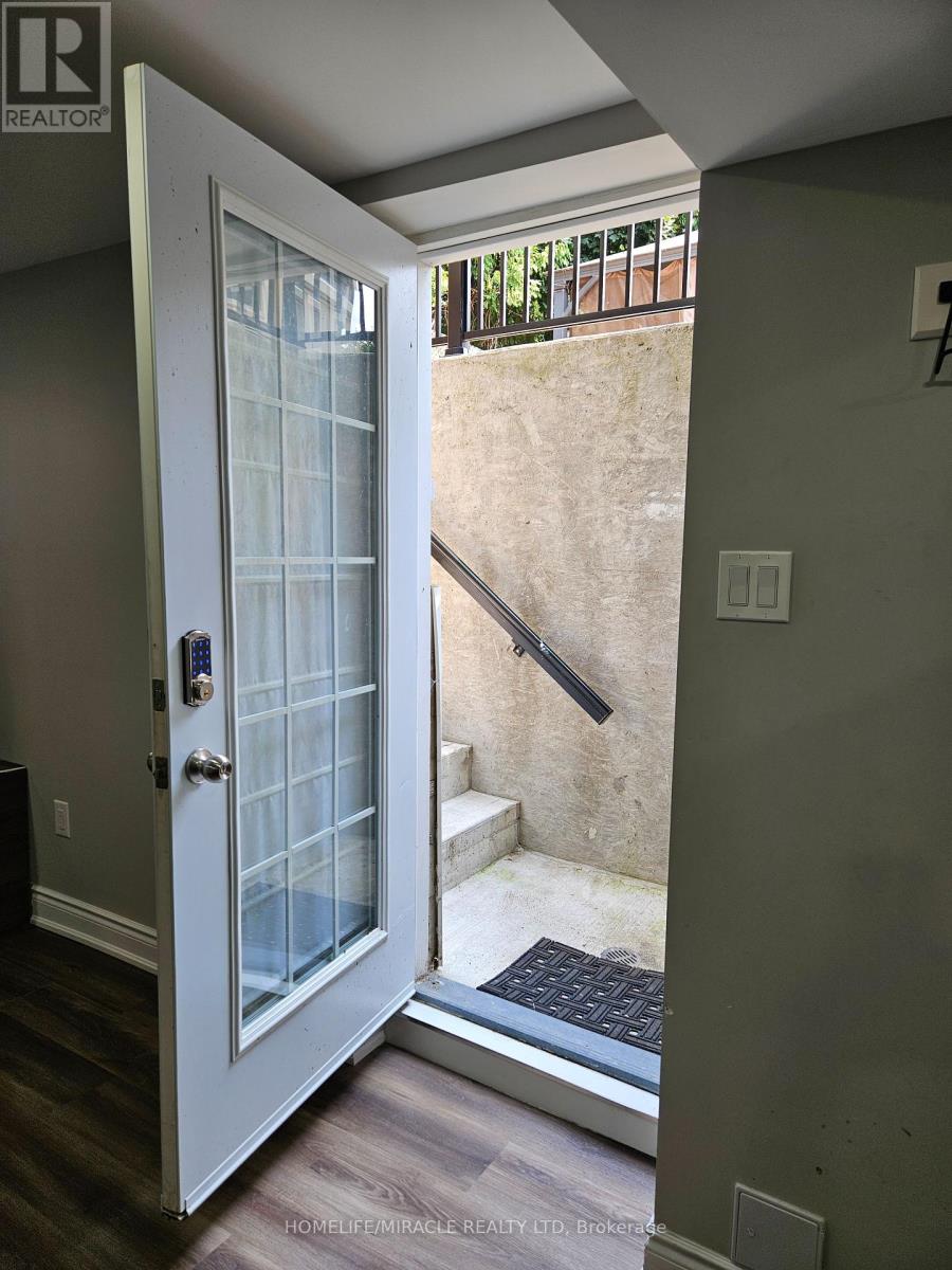 Photo 6 of Basement 35 Nottingham Crescent, Brampton ON