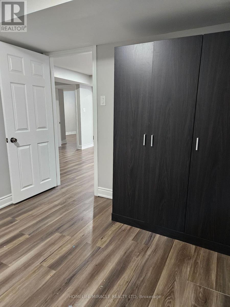 Photo 3 of Basement 35 Nottingham Crescent, Brampton ON