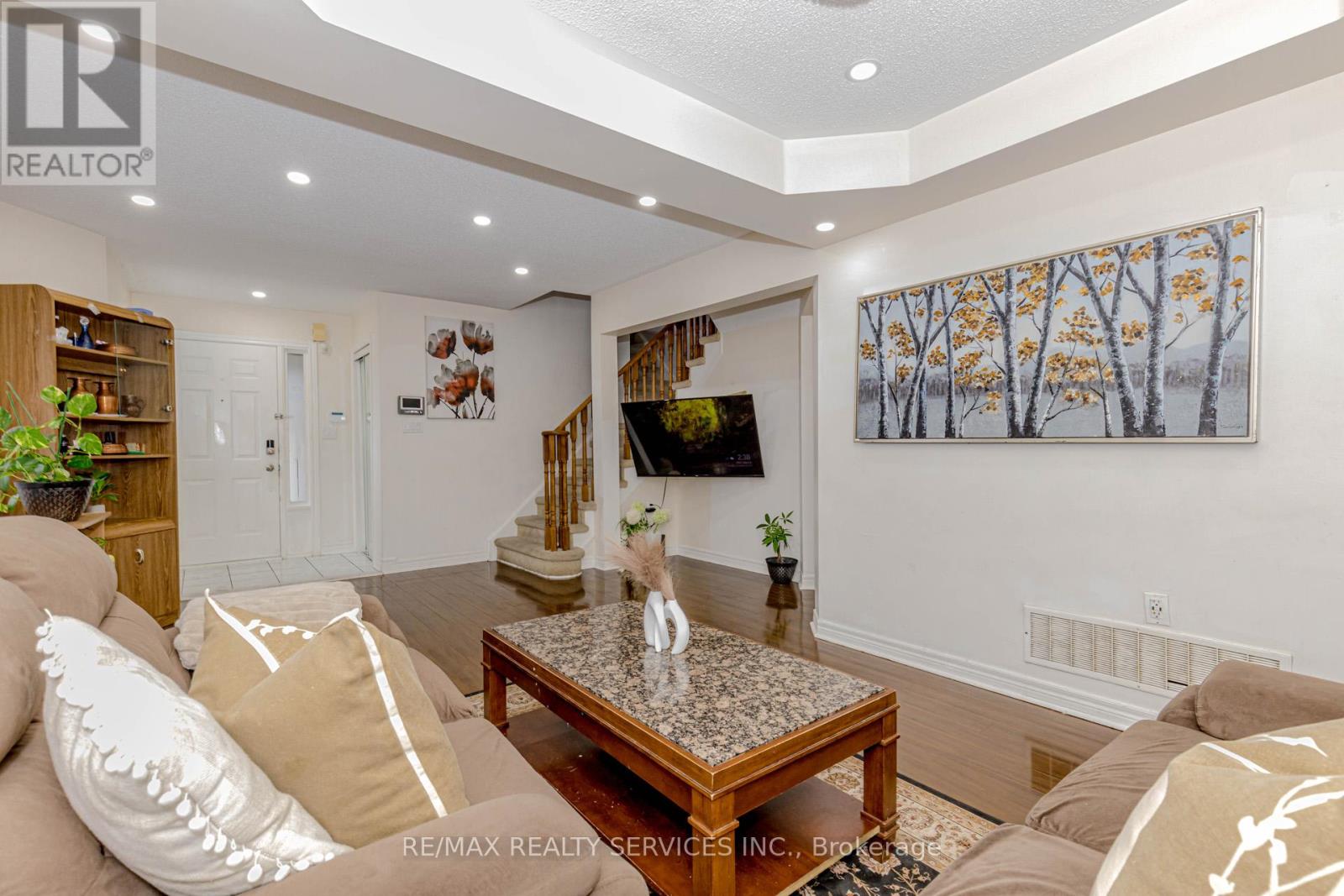 Photo 16 of 32 Pressed Brick Drive, Brampton ON