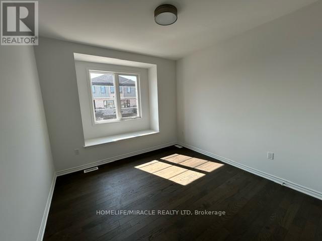 Photo 5 of 1209 Granary Street, Oakville ON