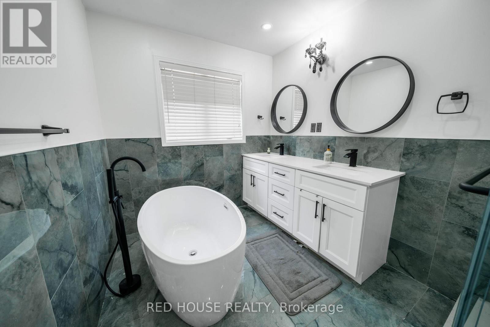 Photo 42 of 78 Passfield Trail, Brampton ON