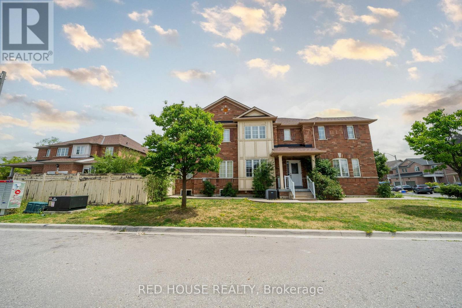 Photo 11 of 78 Passfield Trail, Brampton ON