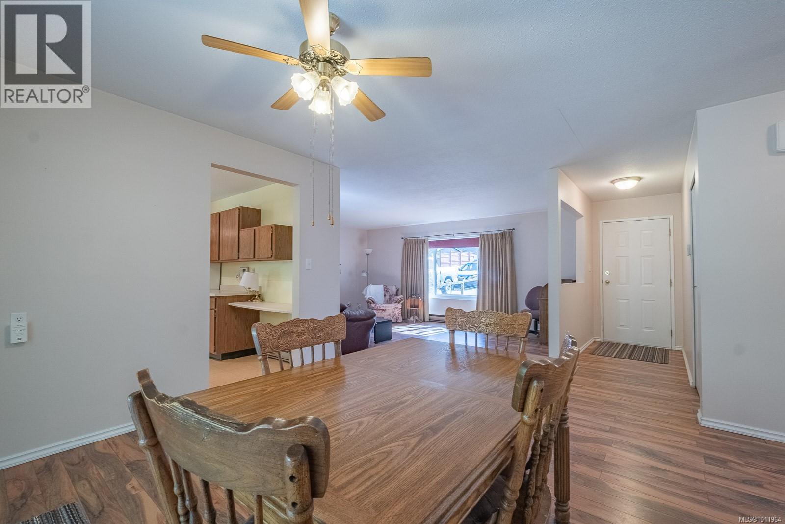 Photo 7 of 655 Dogwood Rd, Qualicum Beach BC