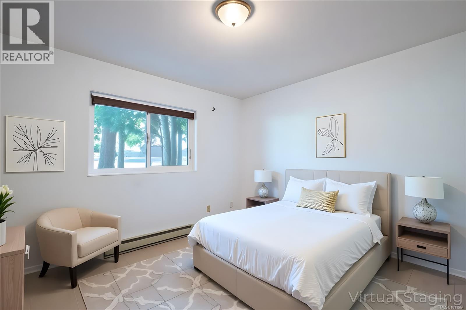 Photo 4 of 655 Dogwood Rd, Qualicum Beach BC