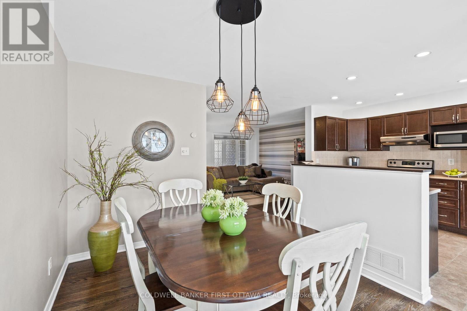Photo 21 of 280 Applecross Crescent, Ottawa ON
