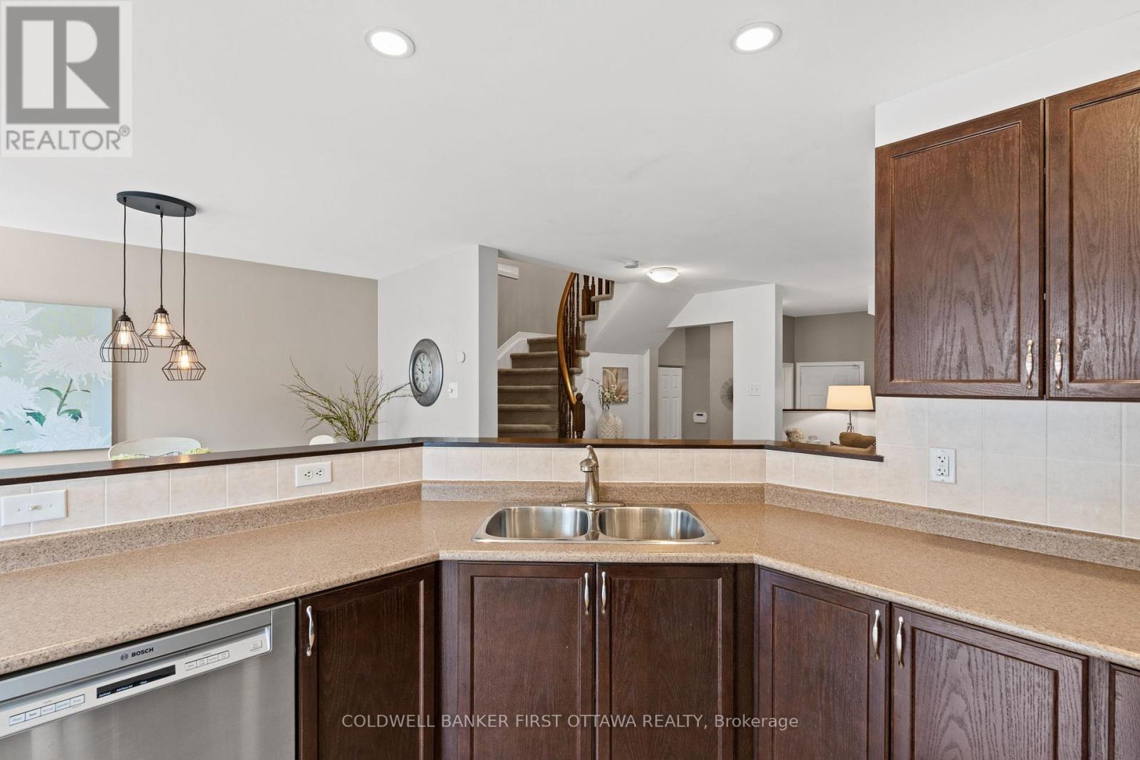 Photo 22 of 280 Applecross Crescent, Ottawa ON