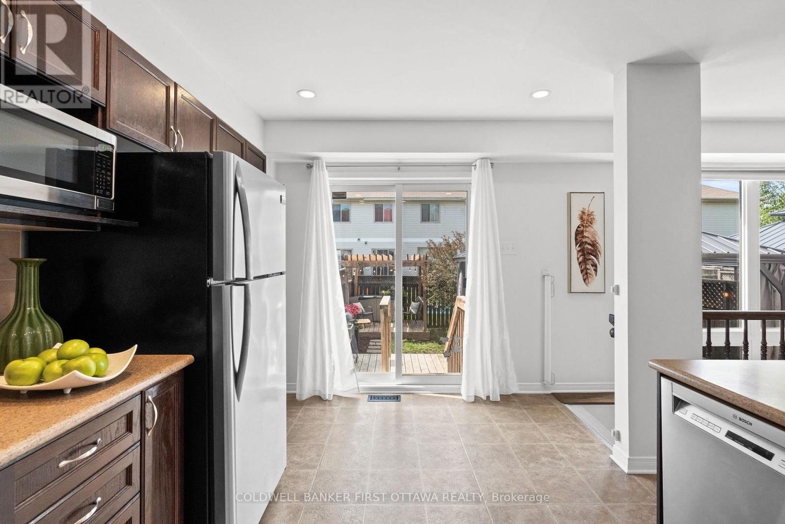Photo 26 of 280 Applecross Crescent, Ottawa ON