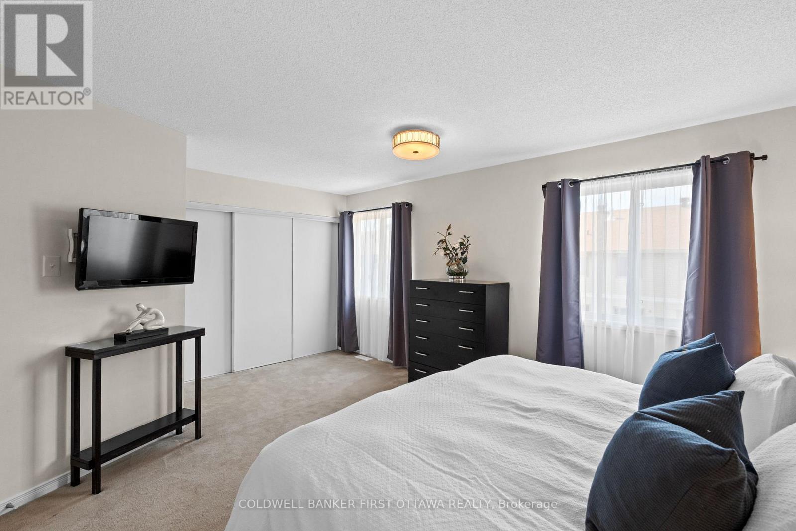 Photo 5 of 280 Applecross Crescent, Ottawa ON