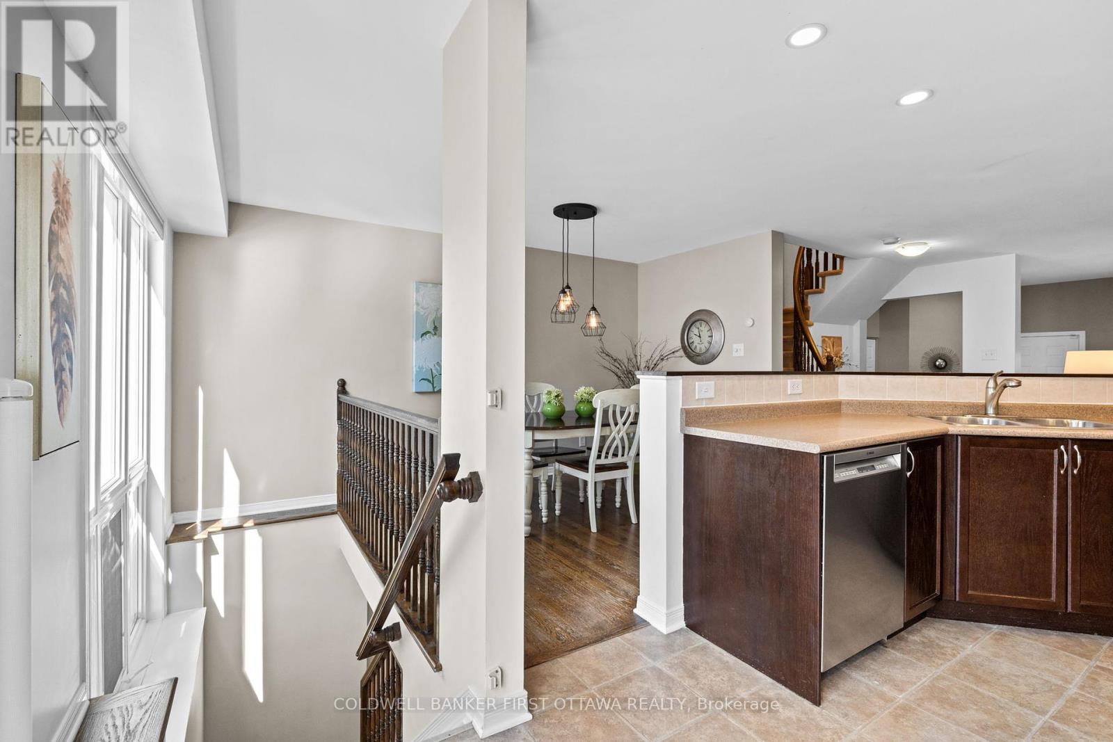 Photo 24 of 280 Applecross Crescent, Ottawa ON