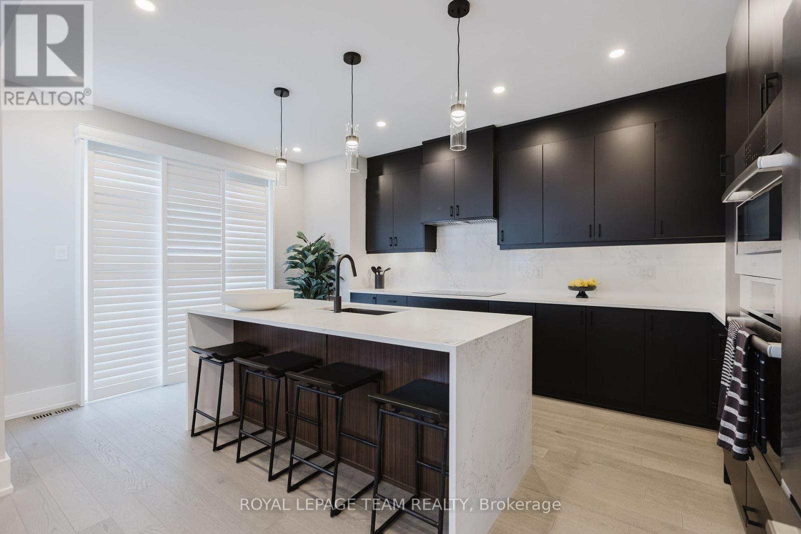 Photo 5 of 507 Galanthus Walk, Ottawa ON