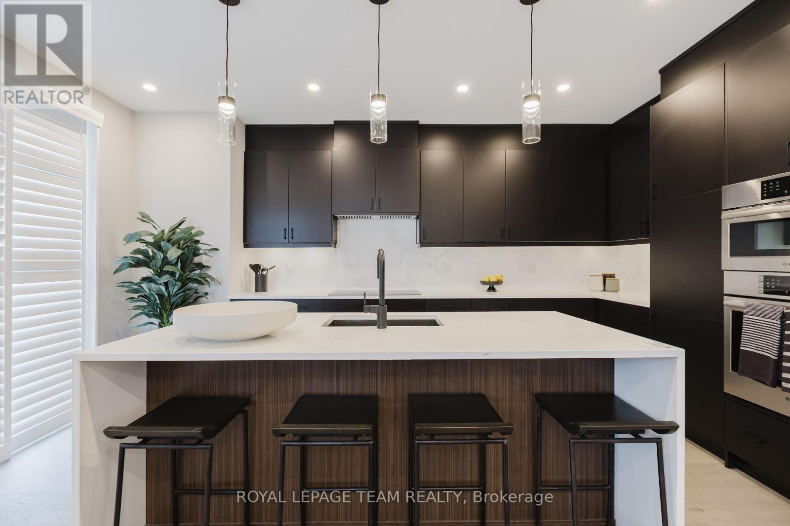 Photo 2 of 507 Galanthus Walk, Ottawa ON