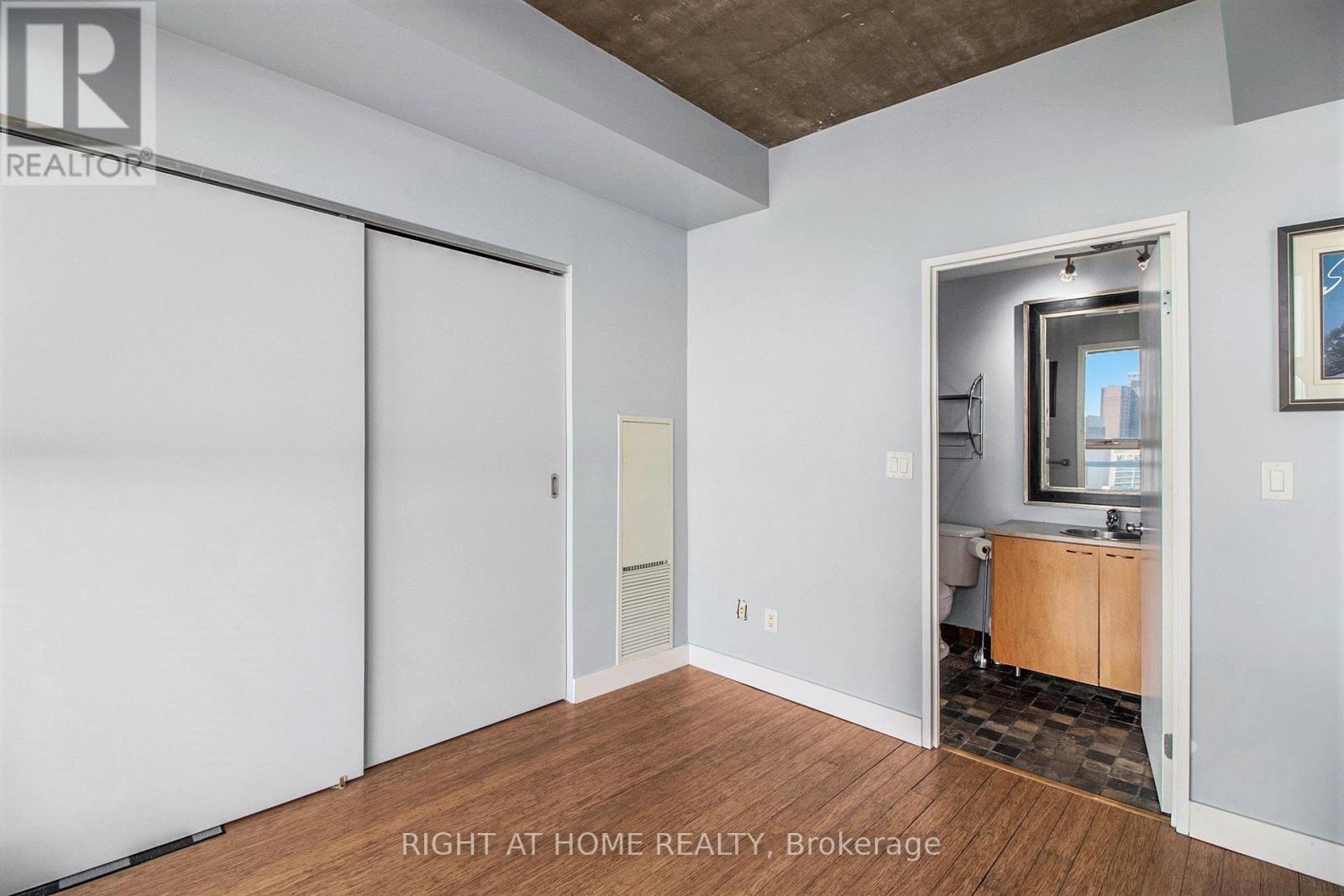 Photo 12 of 1102 179 George Street N, Ottawa ON