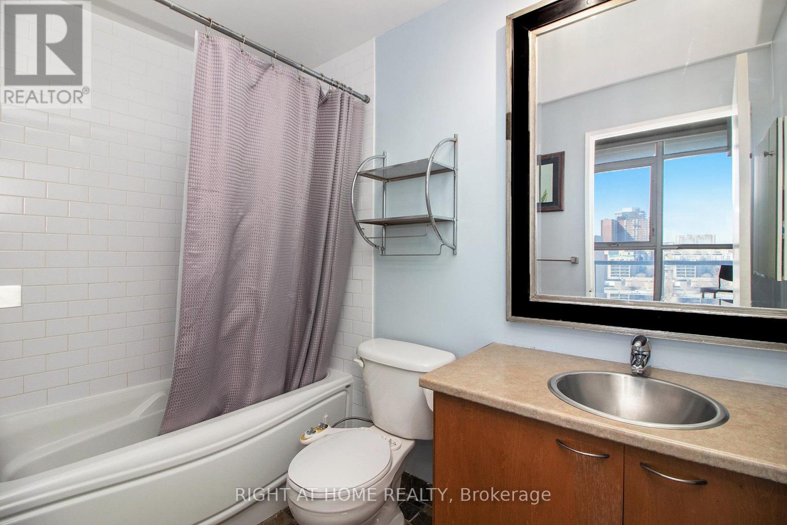 Photo 3 of 1102 179 George Street N, Ottawa ON