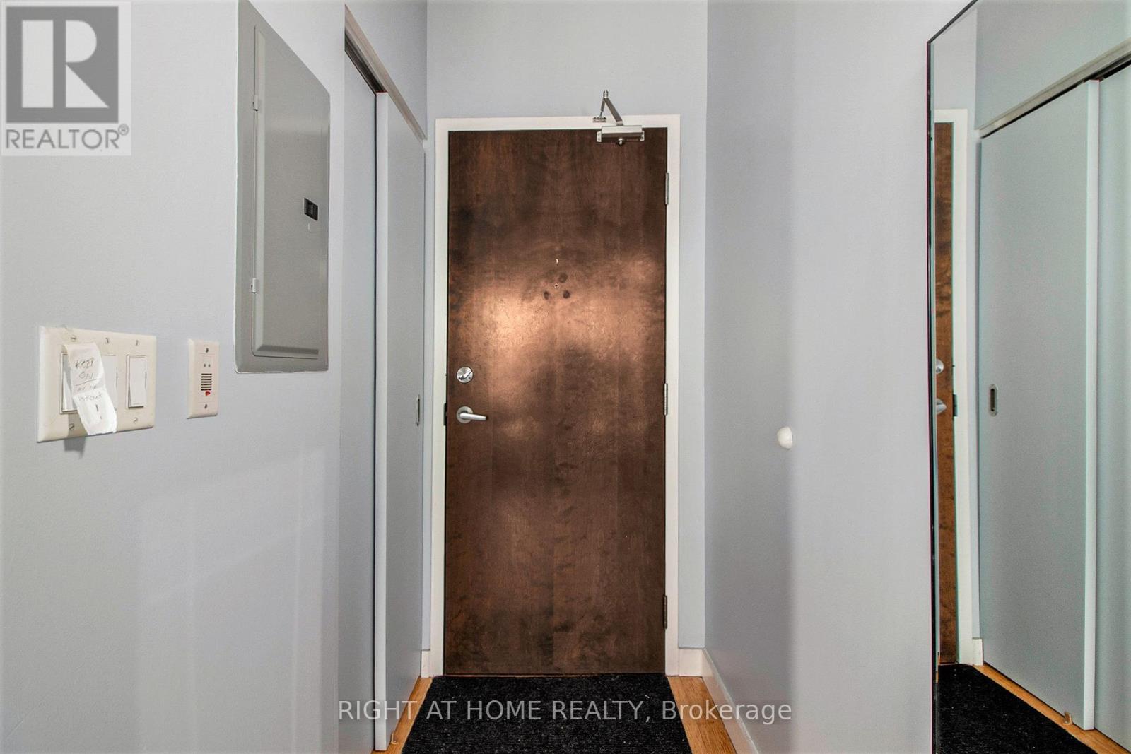 Photo 6 of 1102 179 George Street N, Ottawa ON