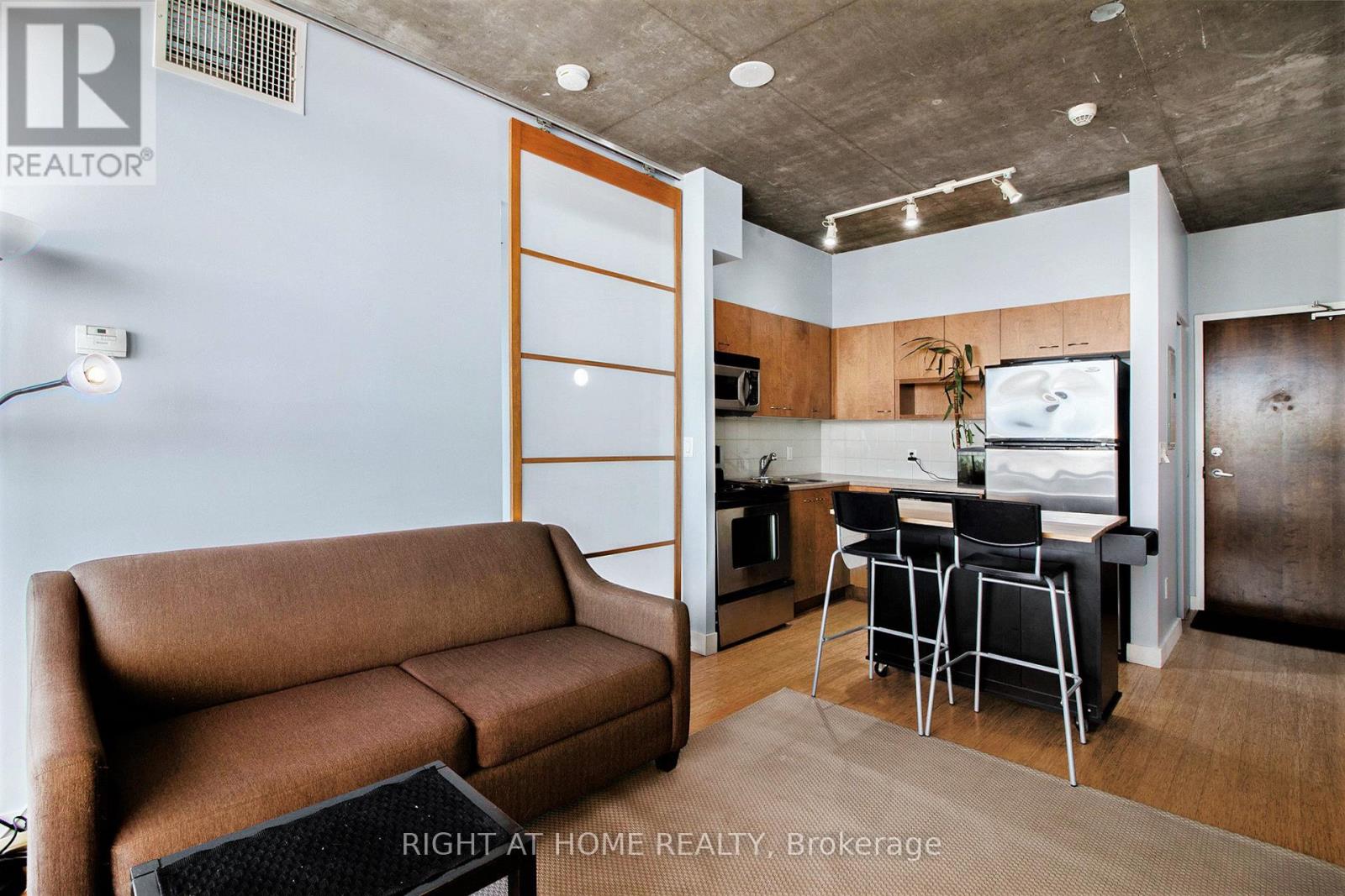 Photo 4 of 1102 179 George Street N, Ottawa ON