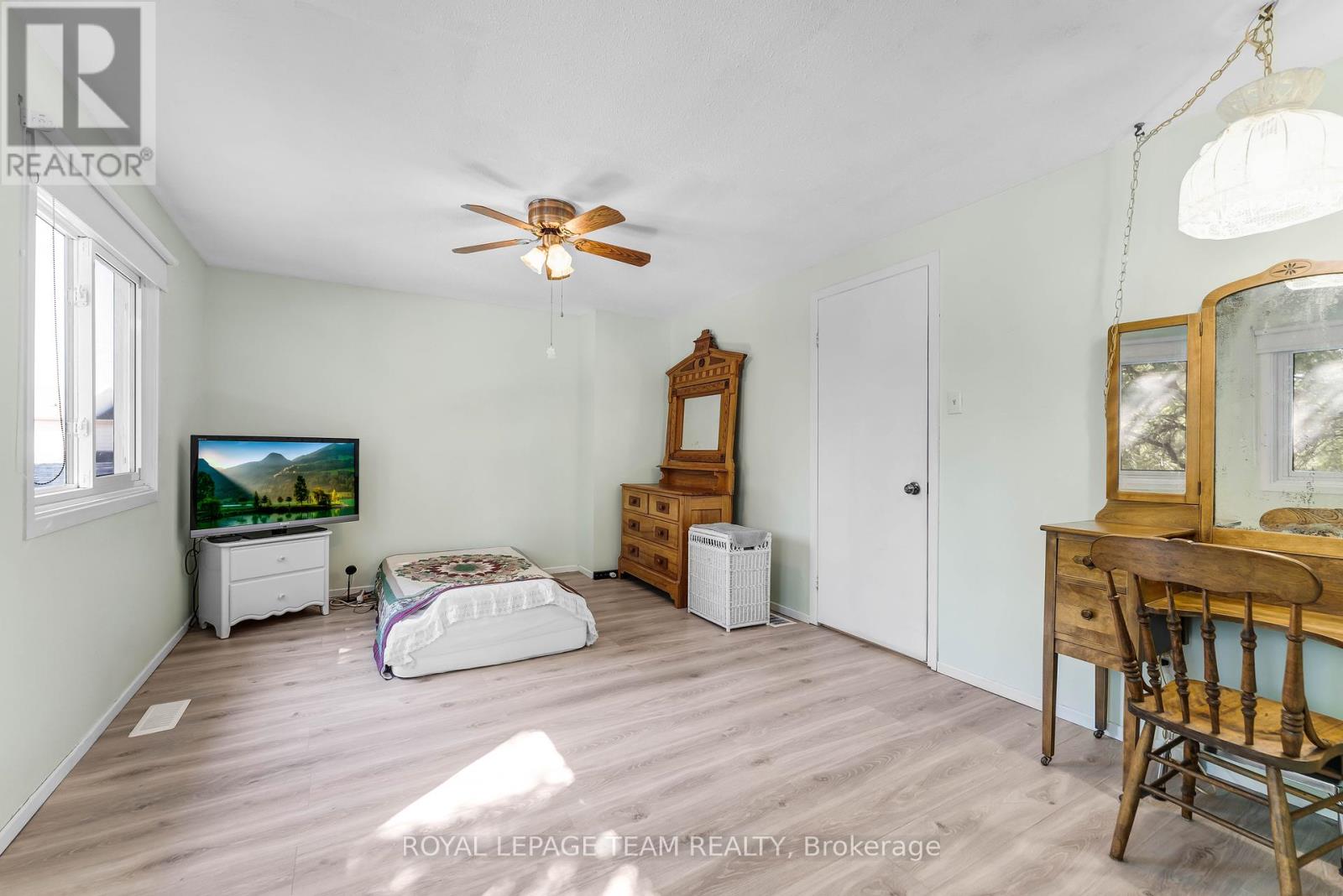 Photo 14 of 11 2415 Southvale Crescent, Ottawa ON