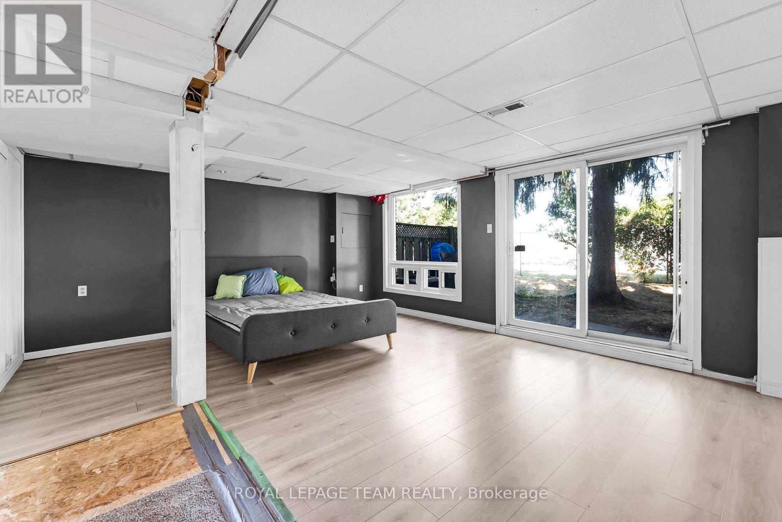 Photo 15 of 11 2415 Southvale Crescent, Ottawa ON