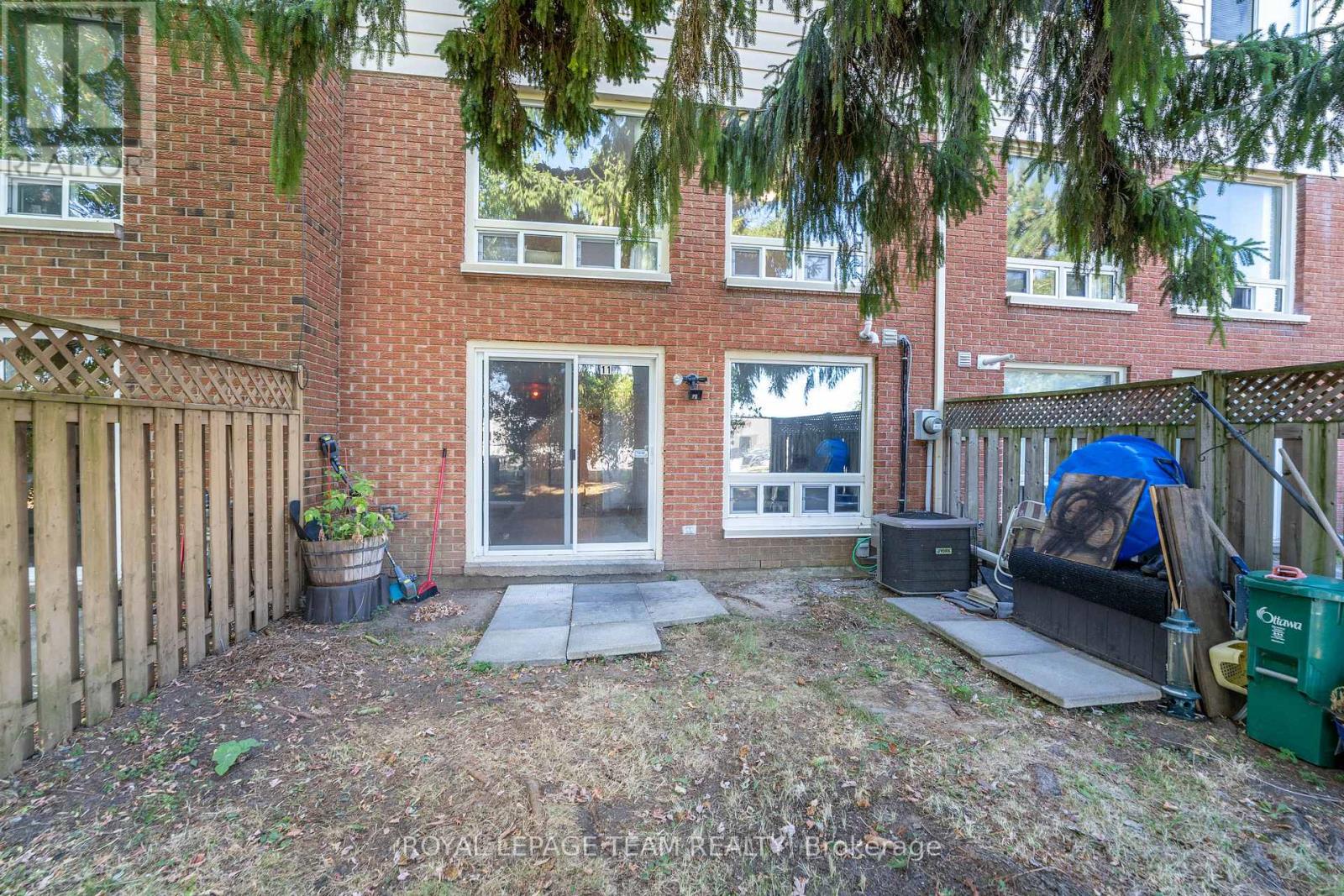 Photo 21 of 11 2415 Southvale Crescent, Ottawa ON