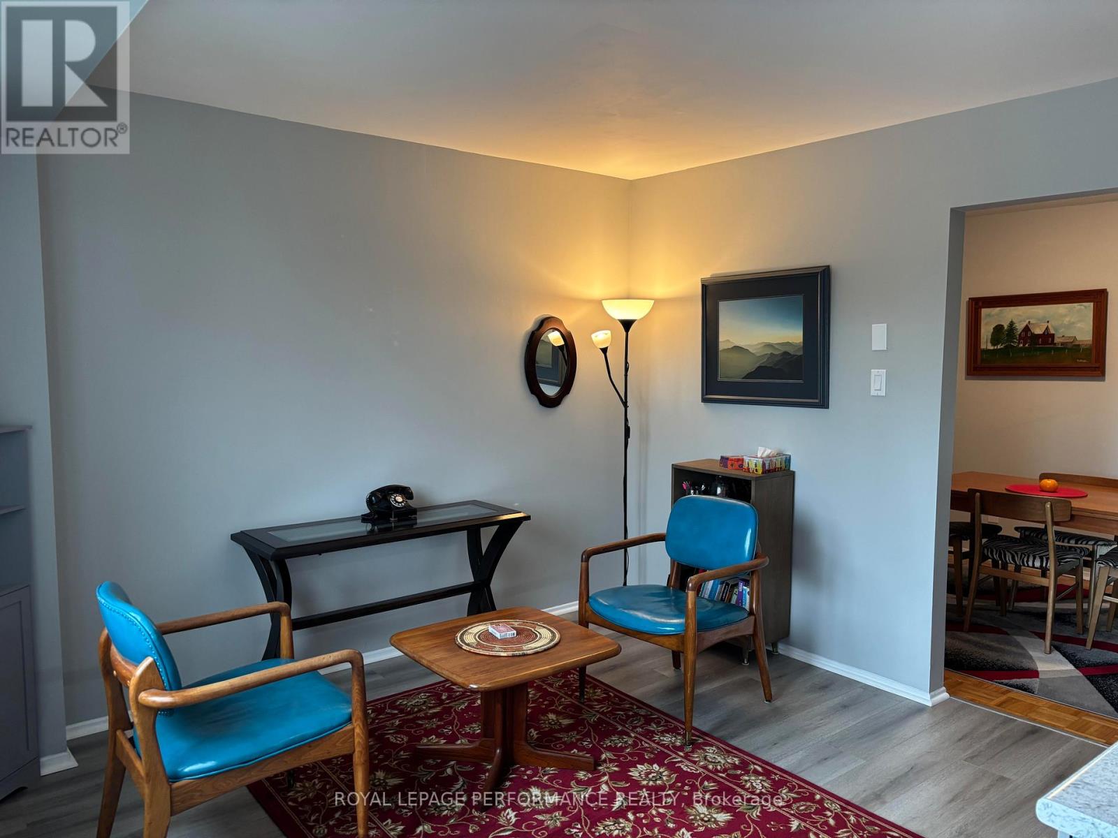 Photo 9 of 302 Salter Crescent, Ottawa ON