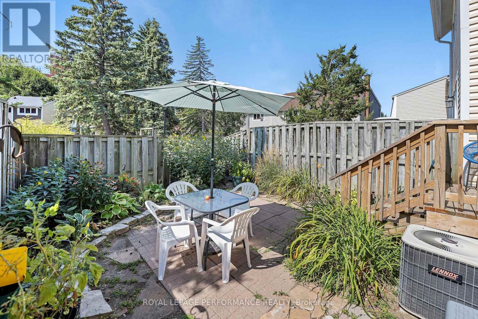 Photo 24 of 302 Salter Crescent, Ottawa ON