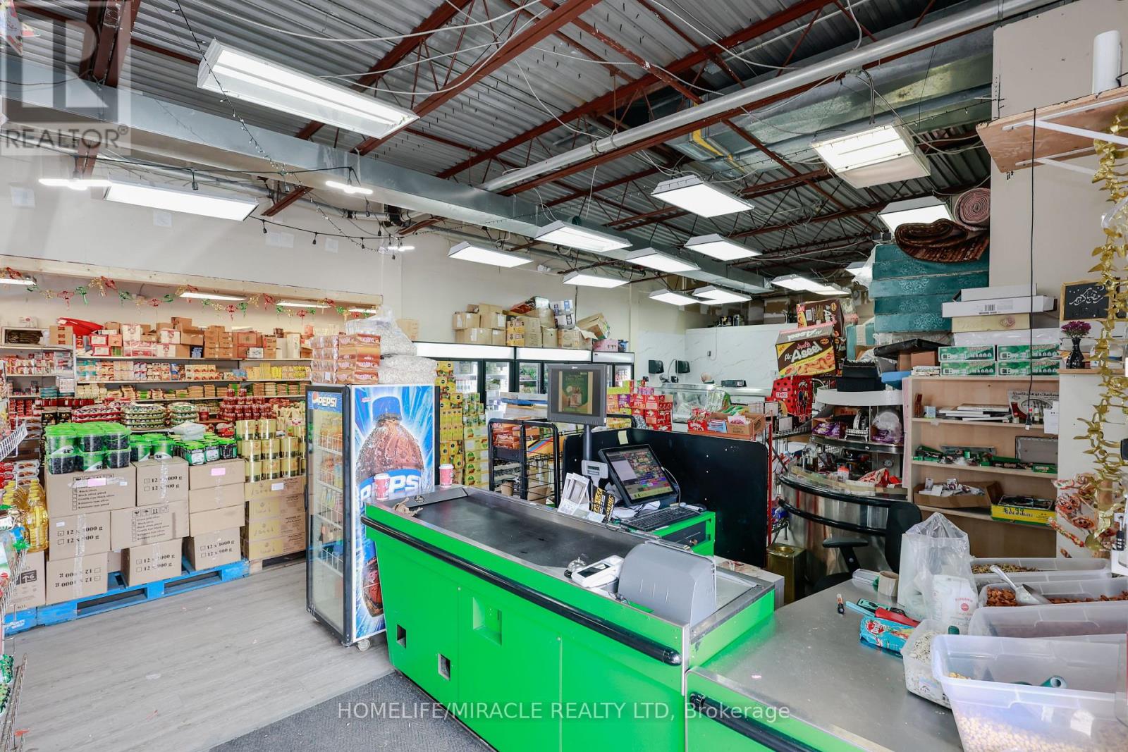 Photo 9 of 318 Queenston Road, Hamilton ON