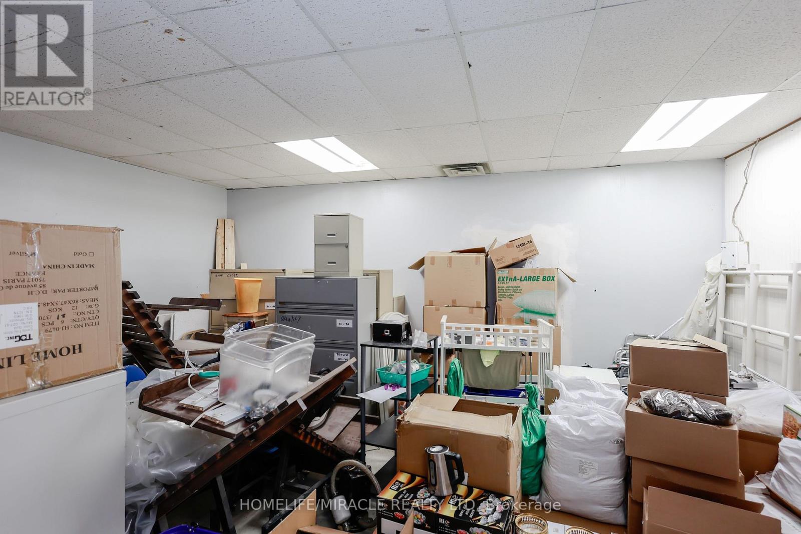 Photo 31 of 318 Queenston Road, Hamilton ON