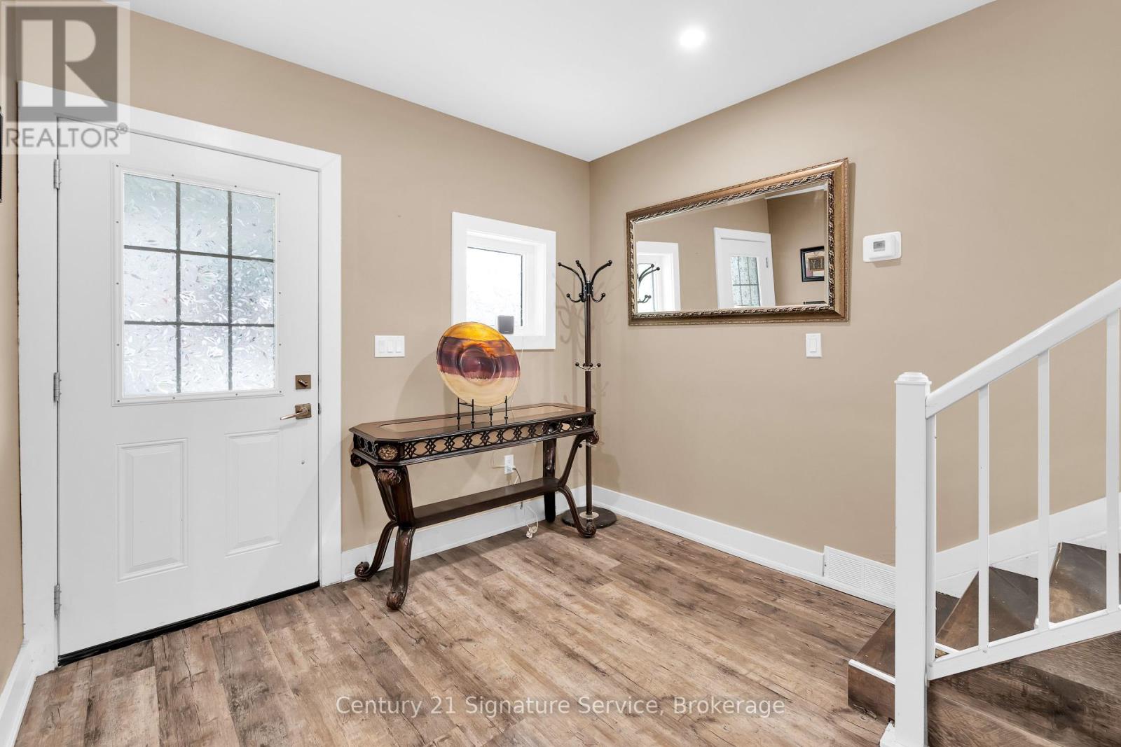 Photo 20 of 42 Grove Street, Welland ON