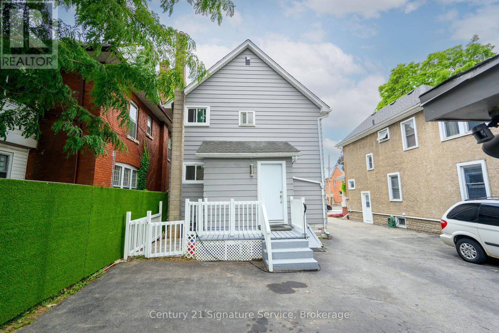 Photo 32 of 42 Grove Street, Welland ON