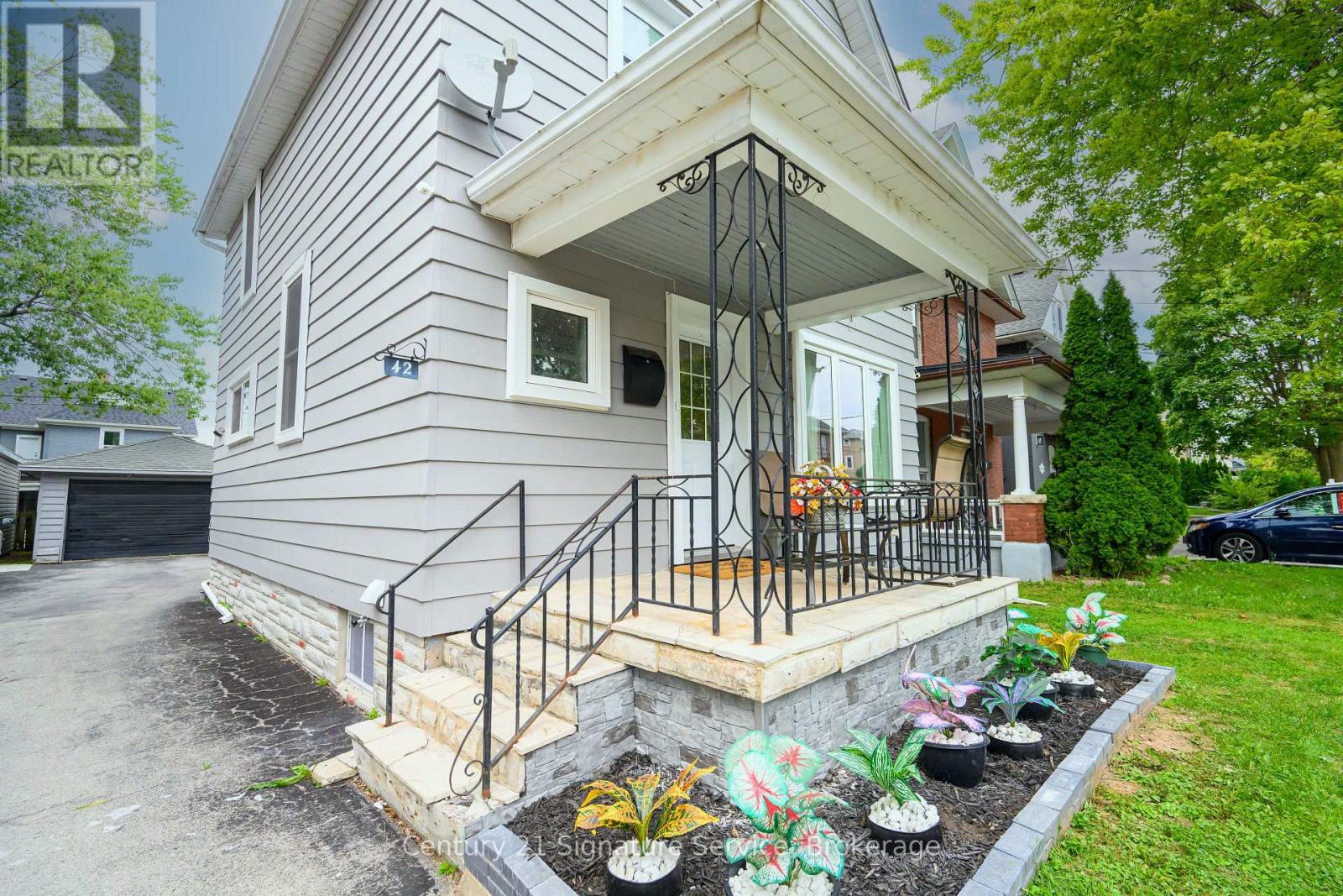 Photo 41 of 42 Grove Street, Welland ON